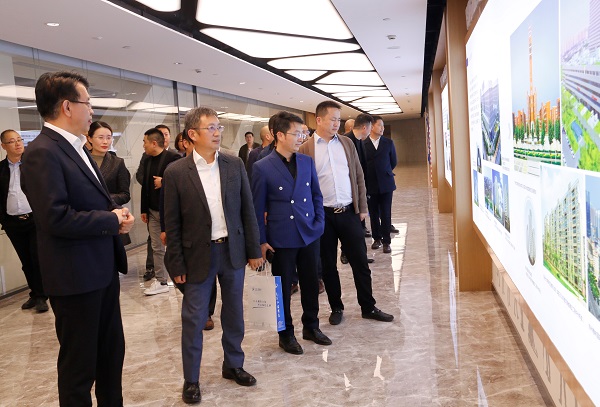 首期河南省民营企业素质提升工程研修班企业家一行参观博鱼网页版_博鱼（中国）总部.jpg