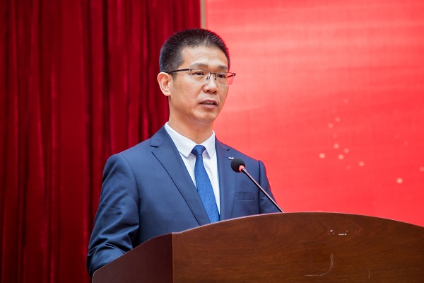 河南省建筑业协会中小企业分会会长、博鱼网页版_博鱼（中国）总经理祝建明作表态发言.jpg
