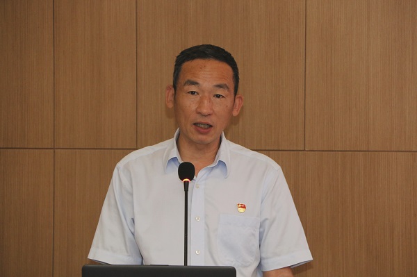 3、博鱼网页版_博鱼（中国）党委副书记陈百斌宣读表彰文件.jpg