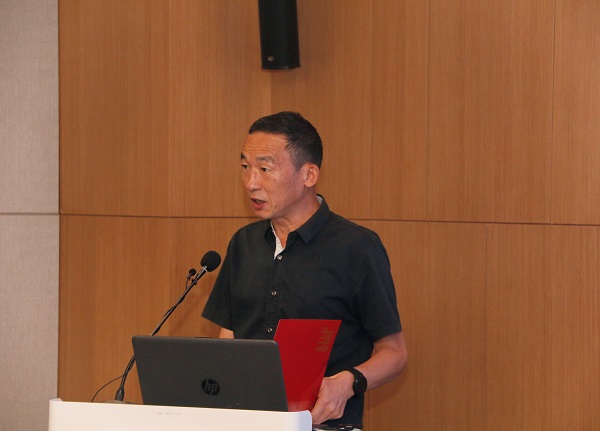 博鱼网页版_博鱼（中国）监事会主席、党委副书记陈百斌宣读表彰文件.jpg